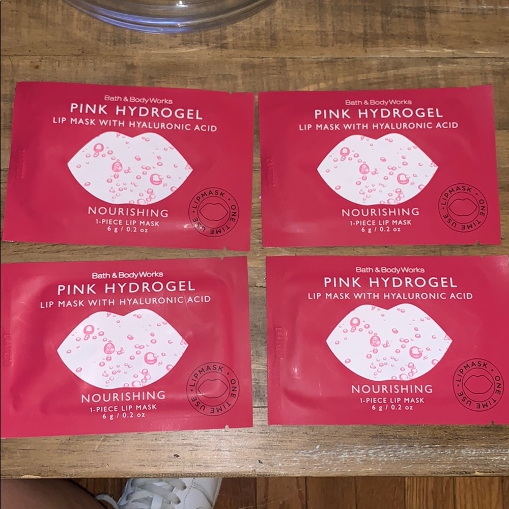 4 pink hydrogel lip masks